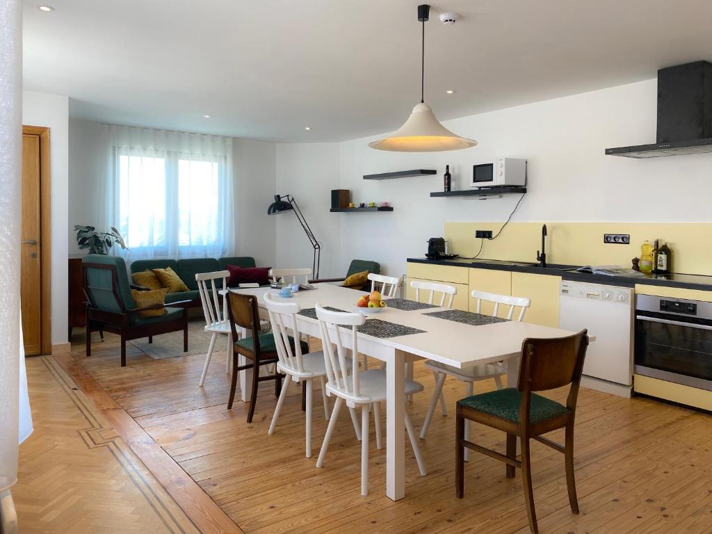 Family Floor - La Couronne Oostende - Authentiek appartement met veel lichtinval photo 1