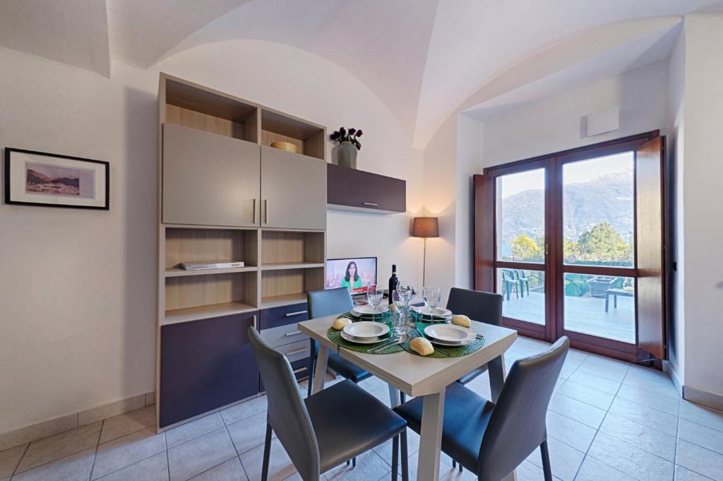 LakeView LakeComo 4Seasons, Terrace, 30m to Lake! by STAYHERE-LAKECOMO photo 4