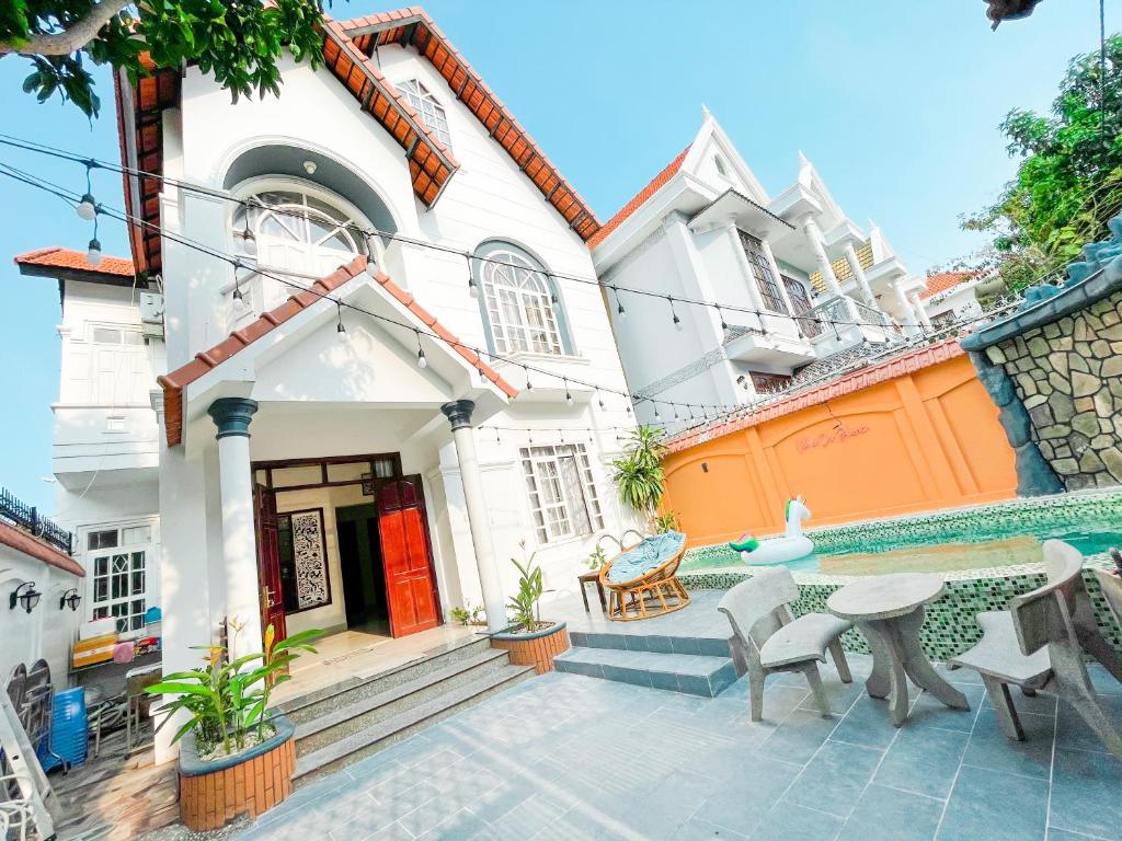 Lavies House ( Biệt Thự Nguyên Căn )