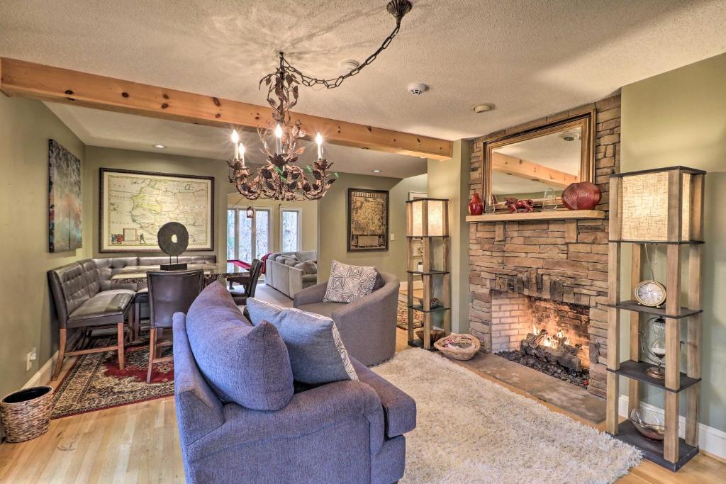 Cozy Conyers Cabin with Fireplace and Pool Table! photo 1