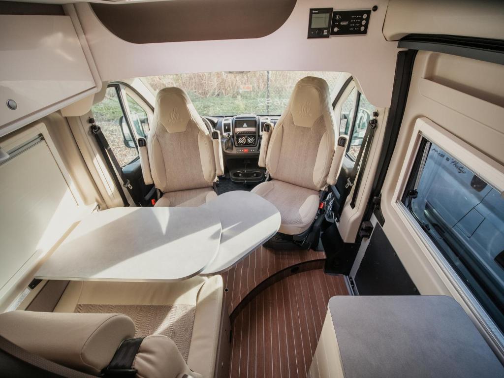 ODY Van photo 4