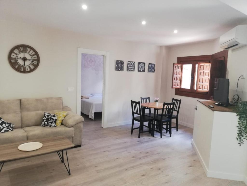 PRECIOSO APARTAMENTO JUNTO A LA ALHAMBRA EN PLENO CENTRo photo 2