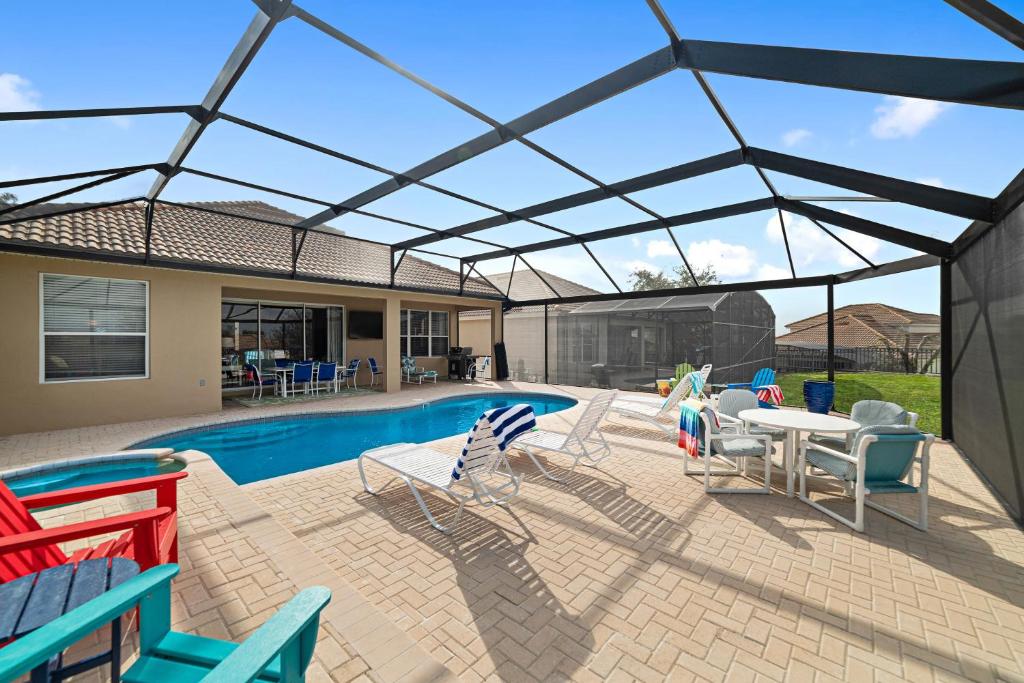 Lilo's Paradise in Windsor Hills image