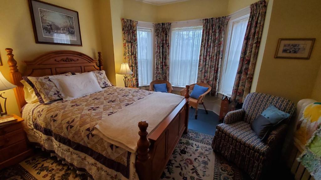 The Lark & Loon Inn photo 1