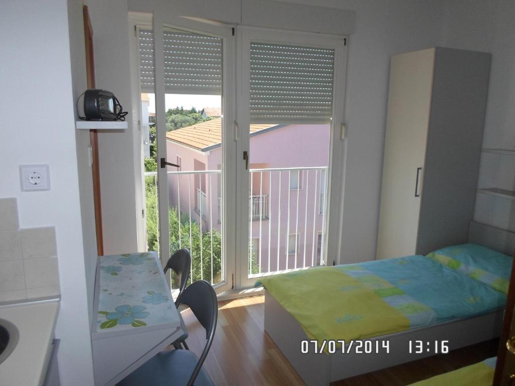 House Danica Apartments & Rooms photo 2