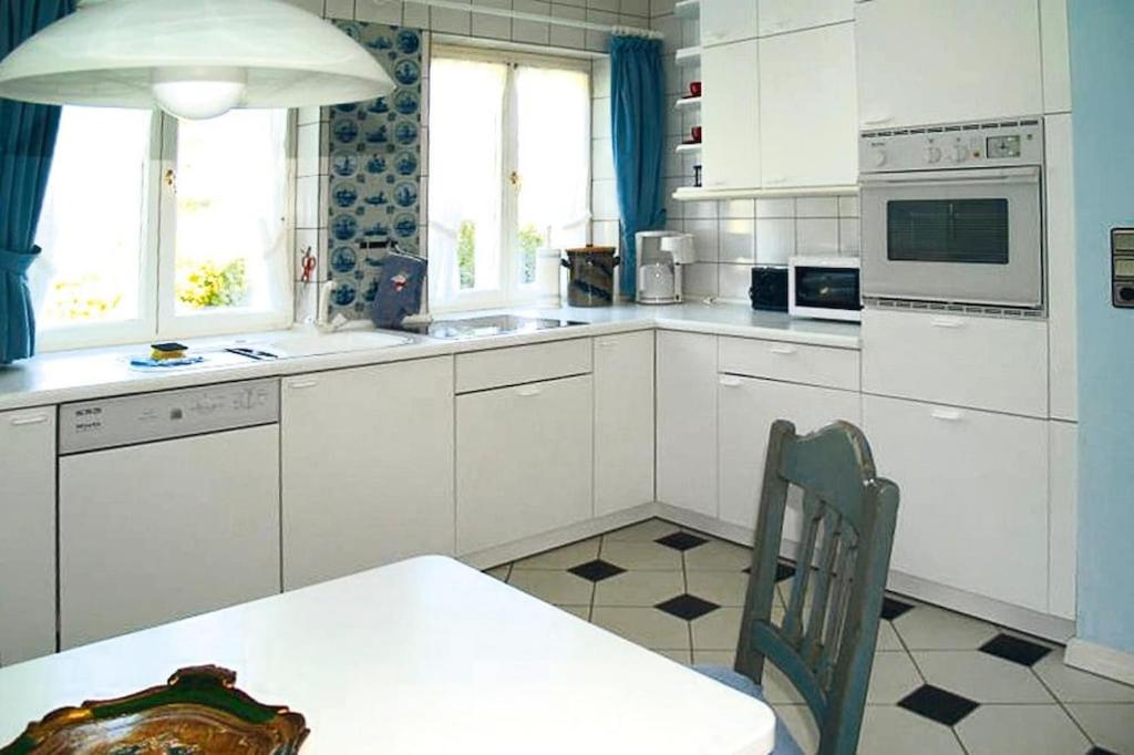 Holiday Home Witsum - DNS10055-F photo 4