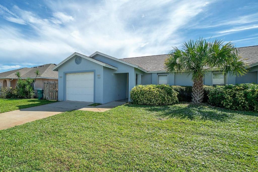 Oceanview Haven - 2BR Beach House with Patio Heated Pool Steps from Paradise Beach Park! photo 1