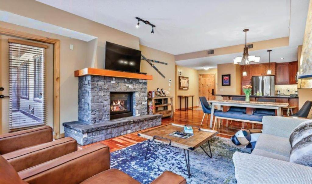 Luxurious Rundle Cliffs Lodge in Spring Creek photo 2