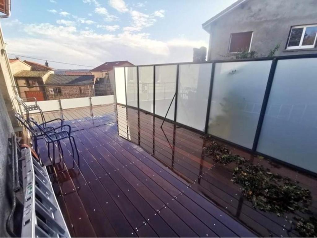 Maison de 4 chambres avec terrasse et wifi a Volvic photo 1