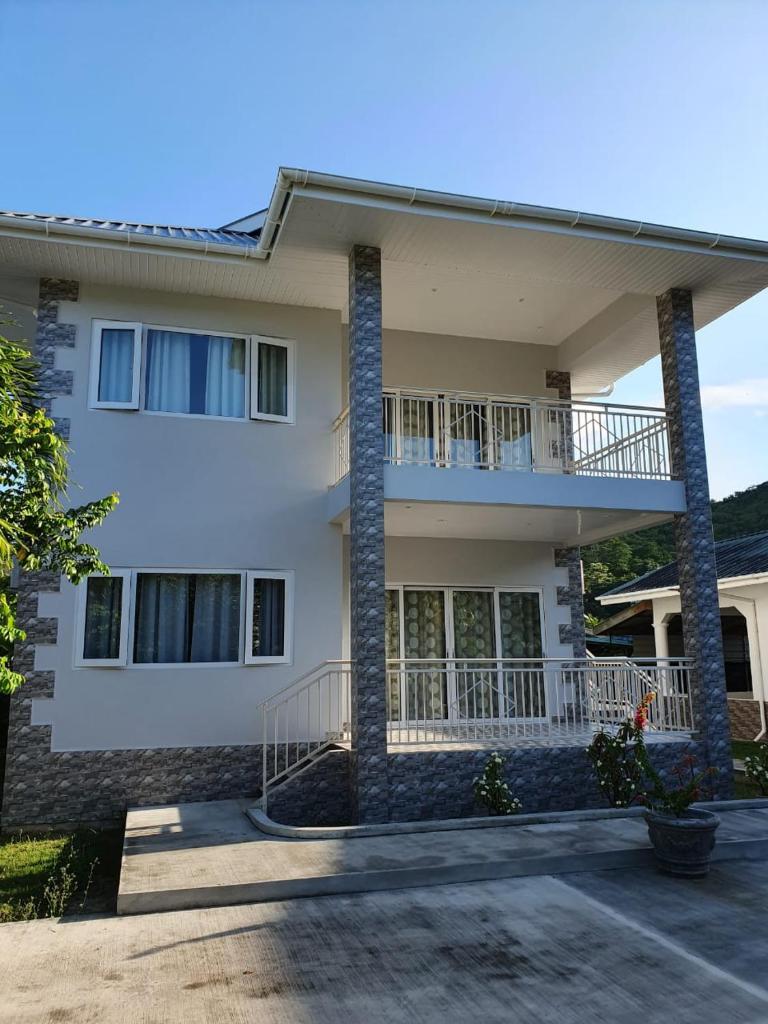 Coco De Mer Villa photo 1