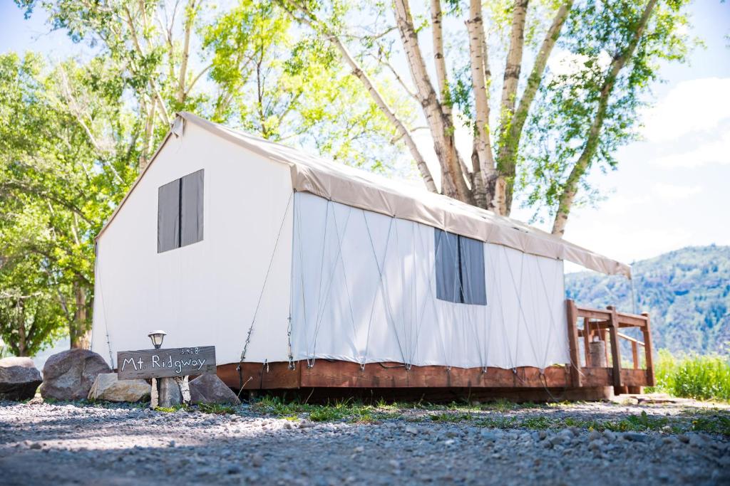 Basecamp 550 photo 1