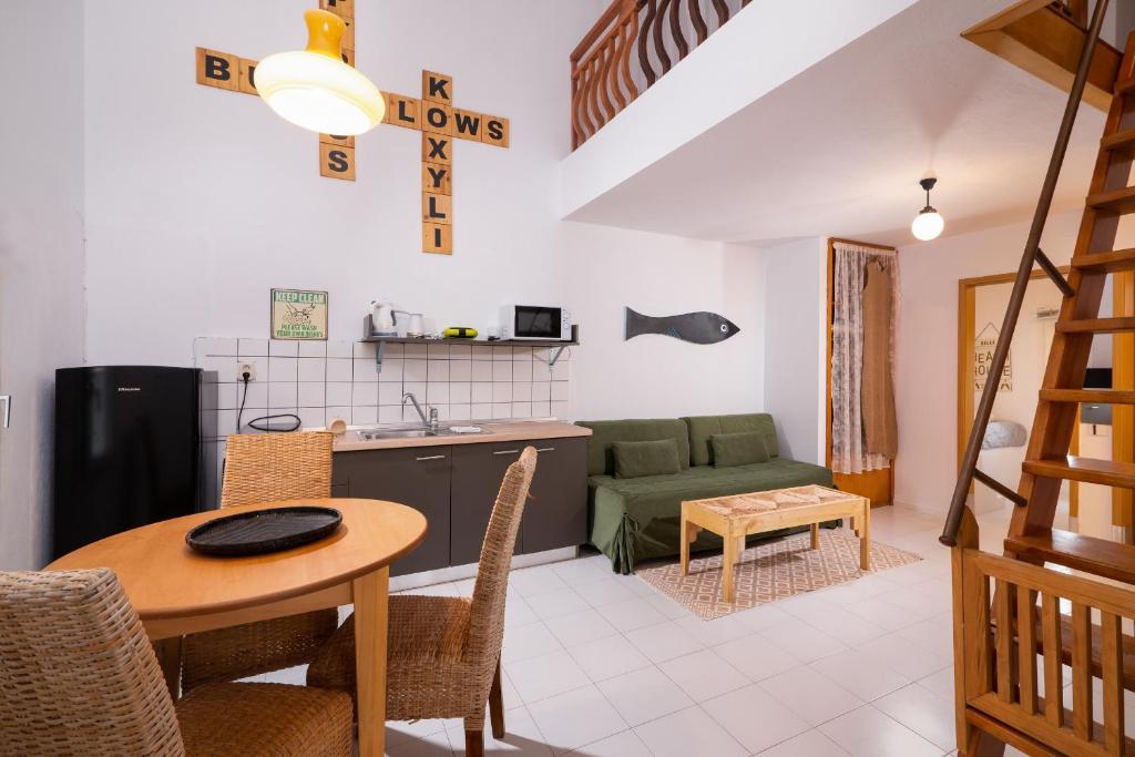 Pyrgos Bungalows photo 3