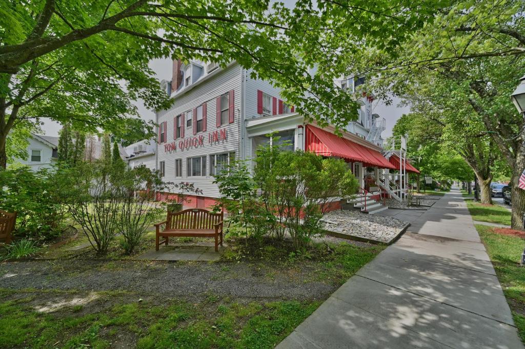Tom Quick Inn photo 1