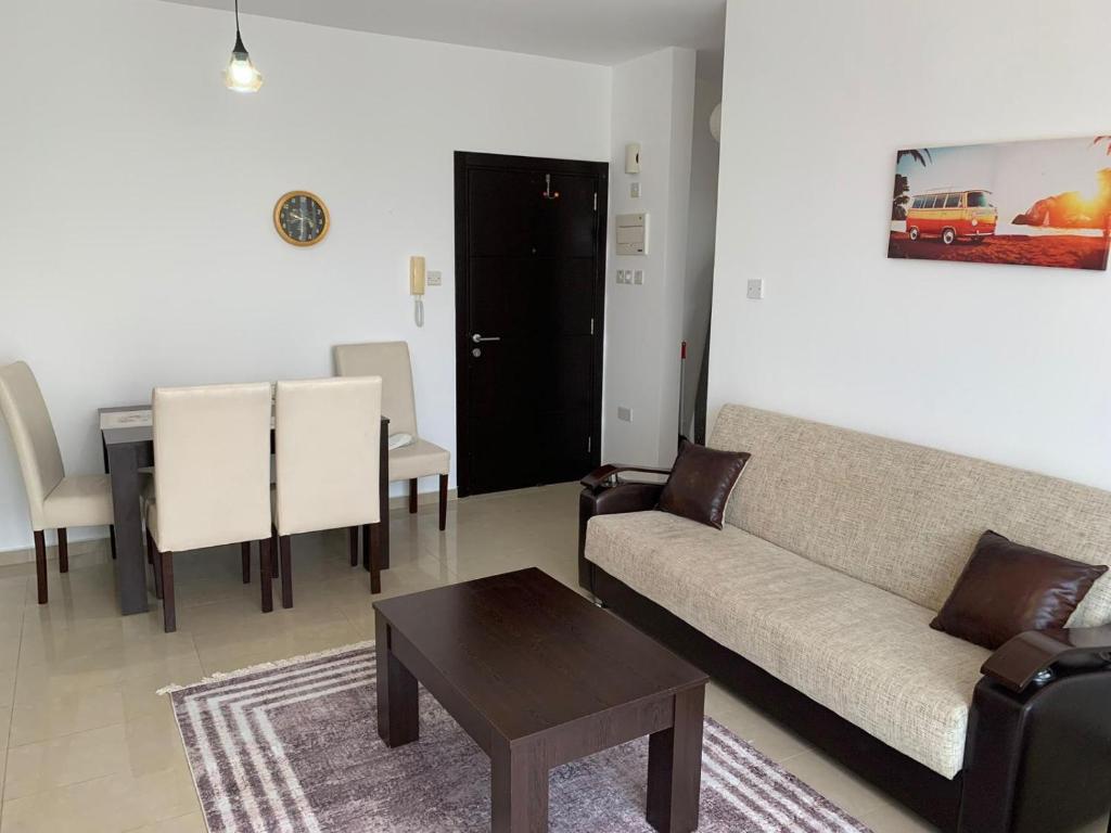 Comfortable One-Bedroom Apartment near the Sea and Casino Merit Park Sel 2-6 photo 3