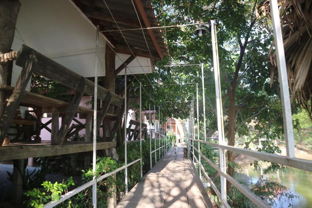 Moon River Resort Phimai photo 2