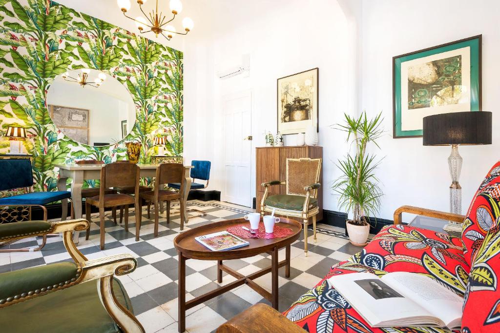 Genteel Home Romanilla photo 2