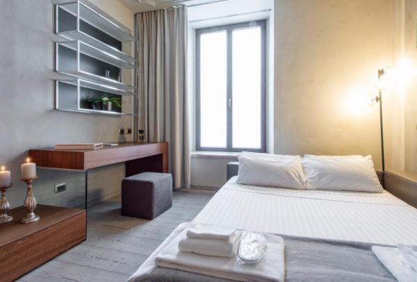 Milan Royal Suites - LUXURY DUOMO - Tap to explore photos