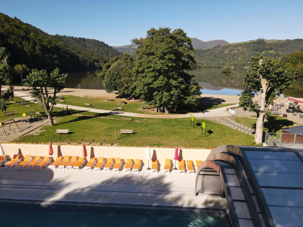 Camping Domaine du Lac Chambon photo 1