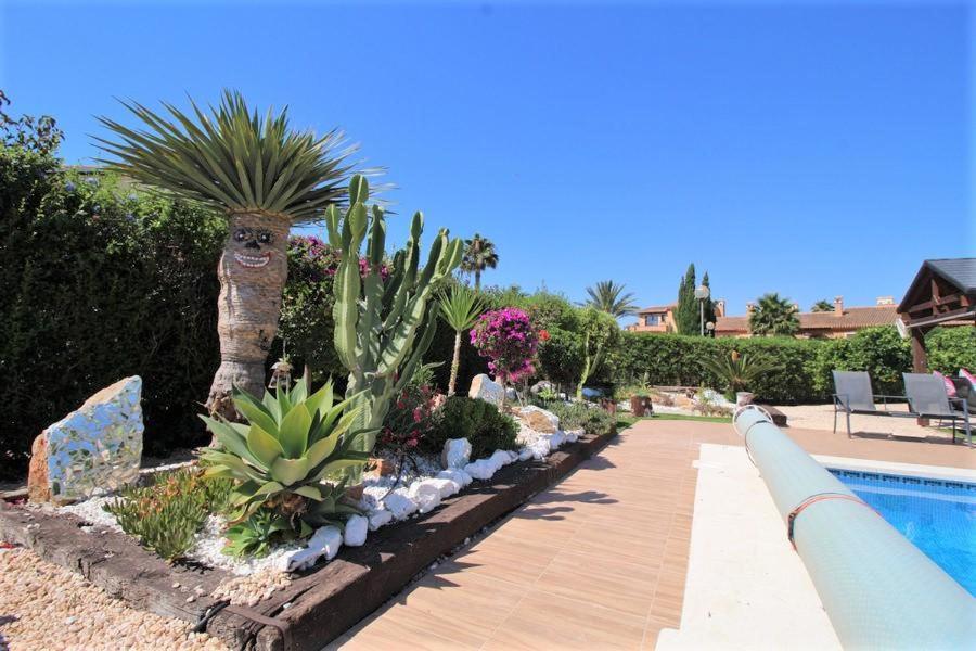 HL 015 Holiday rentals 4 Bedrooms 4 Bathroom villa with private pool photo 1