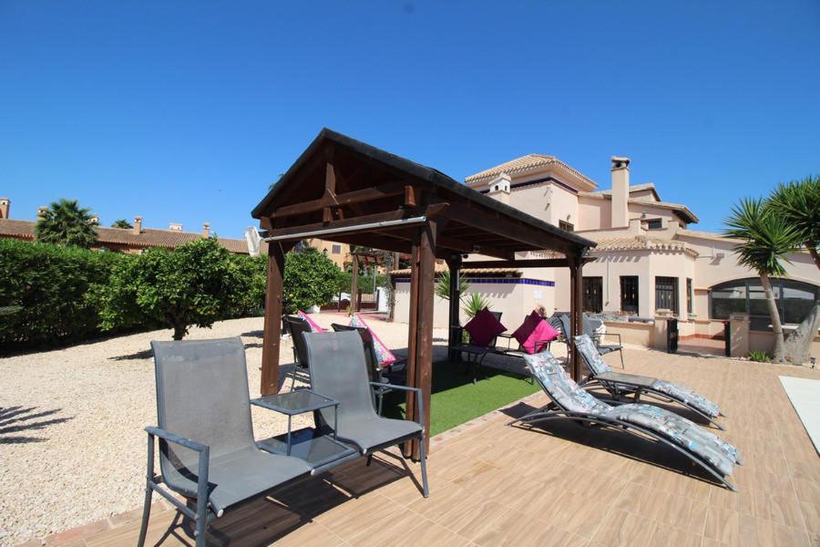 HL 015 Holiday rentals 4 Bedrooms 4 Bathroom villa with private pool photo 3