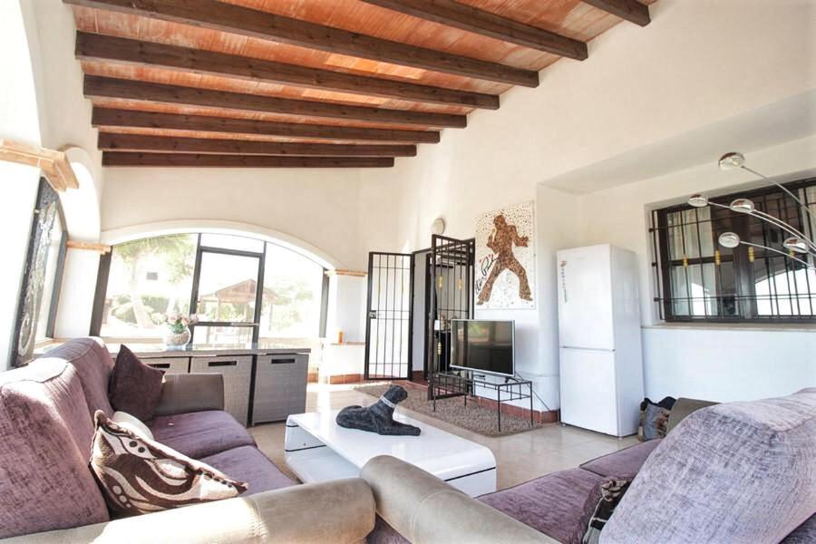 HL 015 Holiday rentals 4 Bedrooms 4 Bathroom villa with private pool photo 4