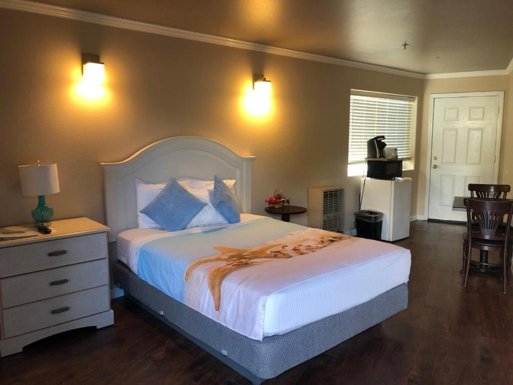 The Oceanfront Inn photo 1