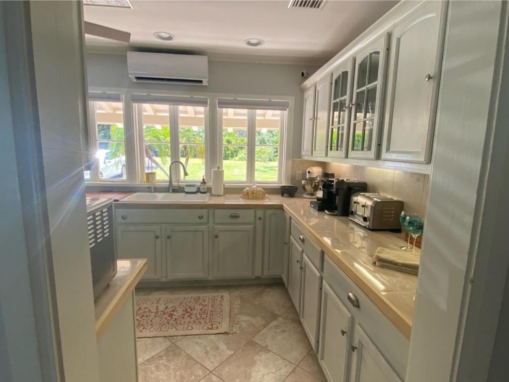 Siesta Key Waterfront Estate W Pool Privacy! photo 2
