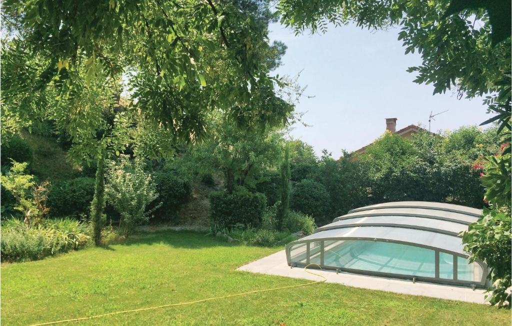 Stunning Home In Azillanet With 5 Bedrooms, Wifi And Outdoor Swimming Pool photo 4