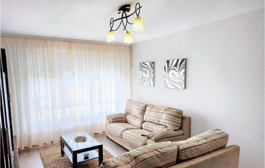 Nice Apartment In Muxa With 4 Bedrooms photo 1