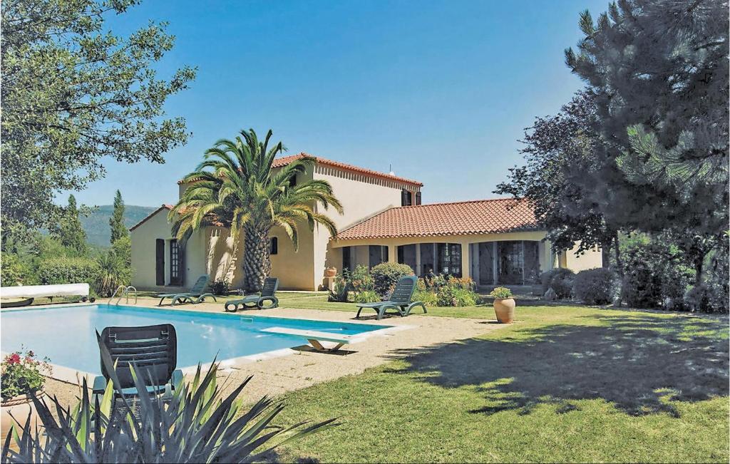 Beautiful Home In Prades With Wifi, Private Swimming Pool And Outdoor Swimming Pool