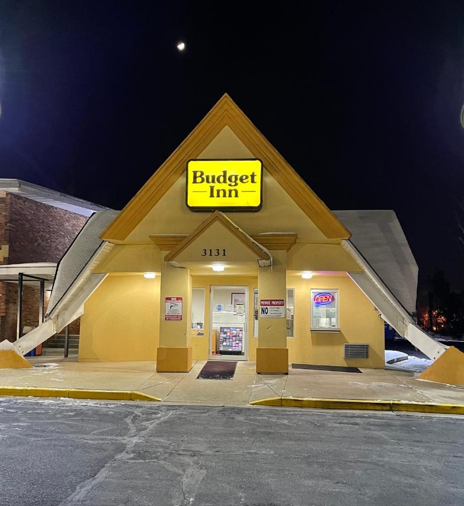 Budget Inn Temple Hills image