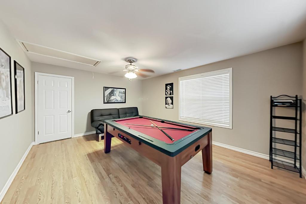 Oak Crest photo 1
