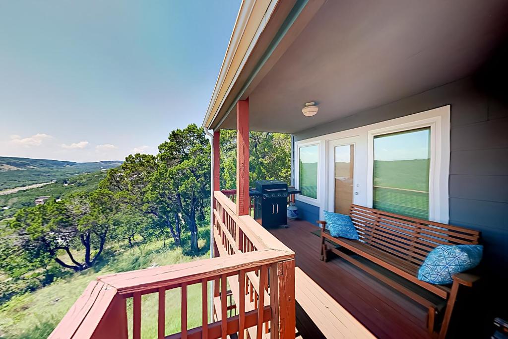 Oak Crest photo 3