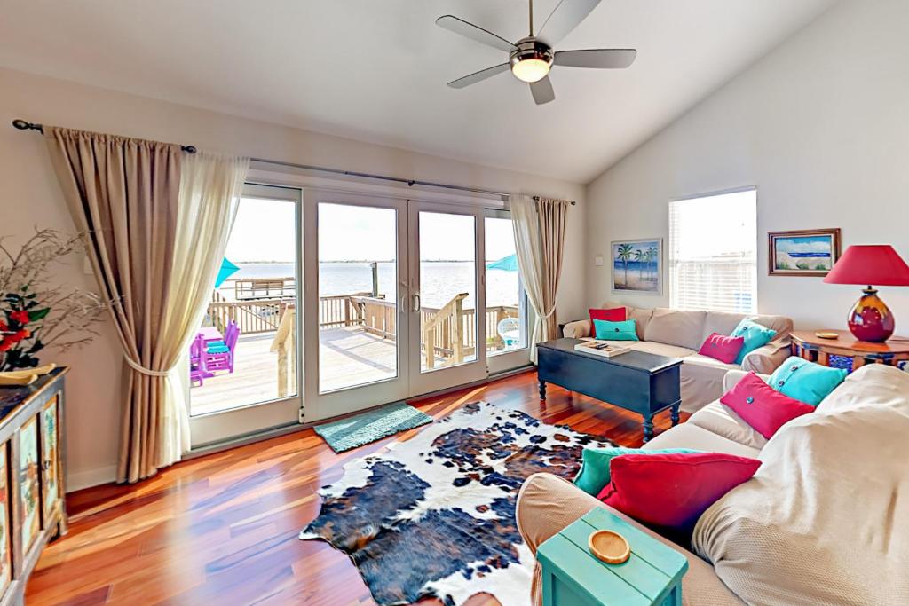 The Purple Beach House photo 2