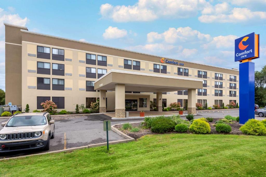 Comfort Inn Binghamton I-81 image
