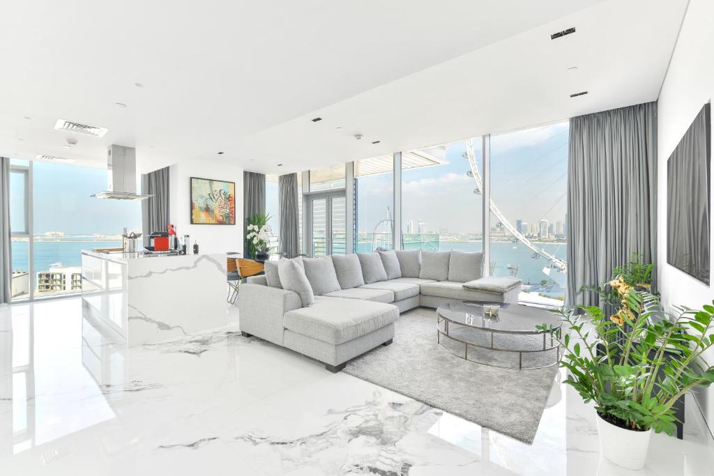 Luxurious 3 BR w maidroom in BLUEWATERS ISLAND