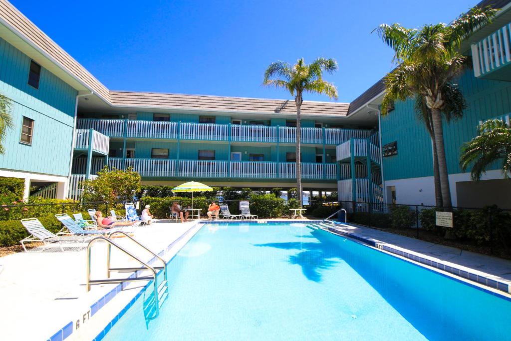 Anna Maria Island Beach Palms 8B photo 1