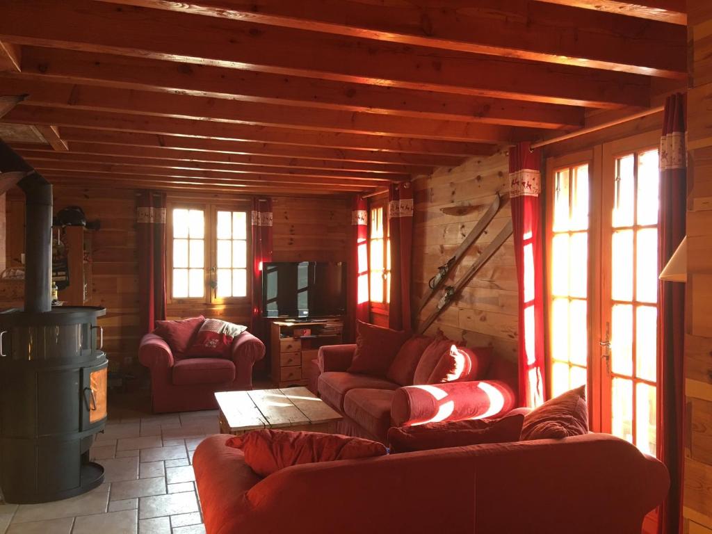 CHALET AUTHENTIQUE 4 étoiles AVEC SAUNA A 150M DES PISTES - DOMAINE ALPE D'HUEZ - Chalet Mariouchka photo 1