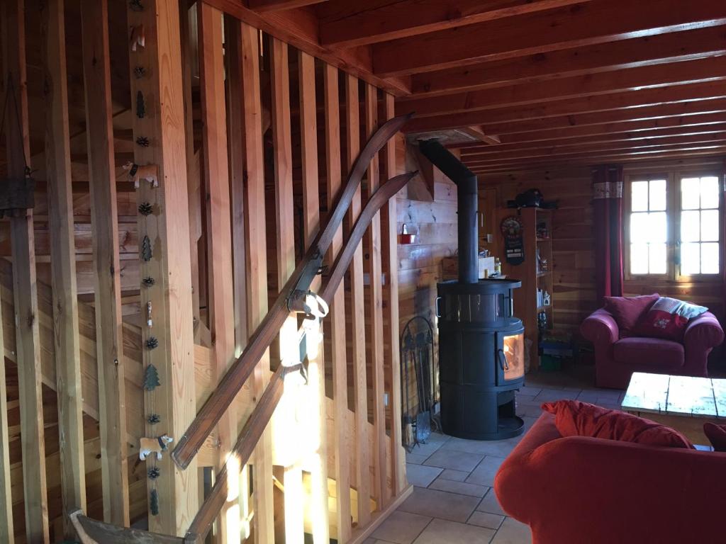 CHALET AUTHENTIQUE 4 étoiles AVEC SAUNA A 150M DES PISTES - DOMAINE ALPE D'HUEZ - Chalet Mariouchka photo 3
