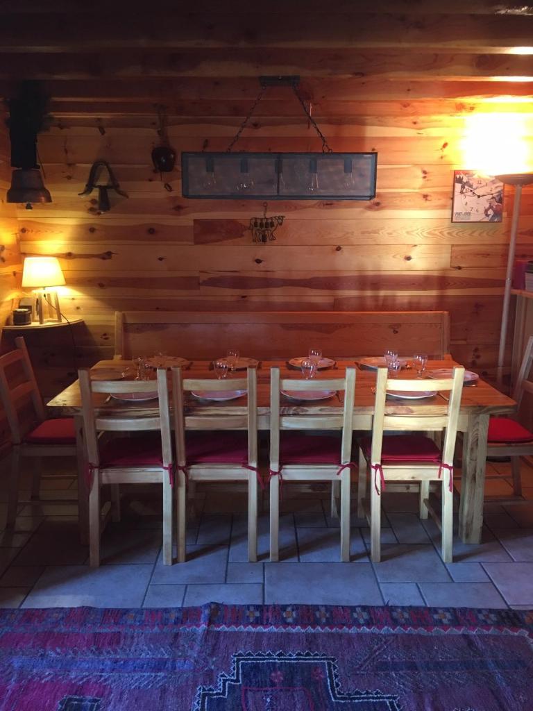 CHALET AUTHENTIQUE 4 étoiles AVEC SAUNA A 150M DES PISTES - DOMAINE ALPE D'HUEZ - Chalet Mariouchka photo 2