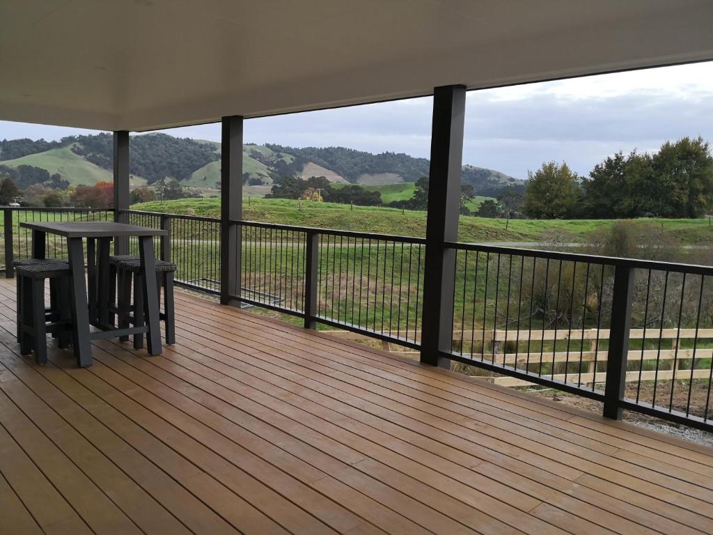 Karapiro Retreats holiday house photo 3