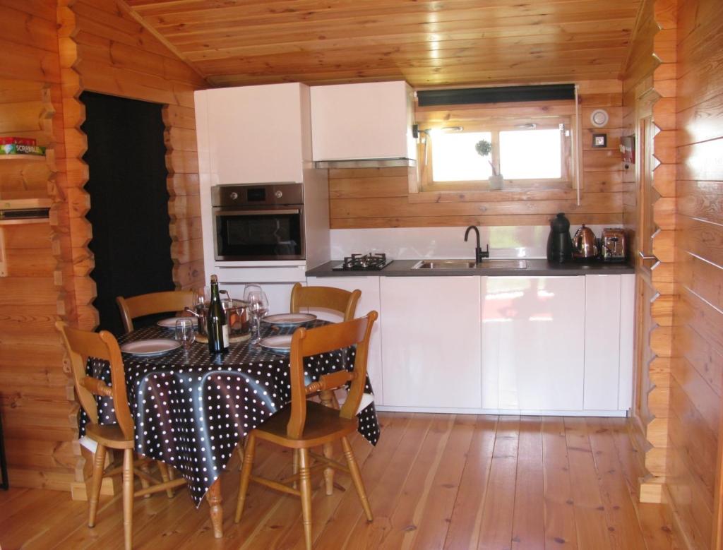 bord de mer, chalet en bois avec tandem photo 1