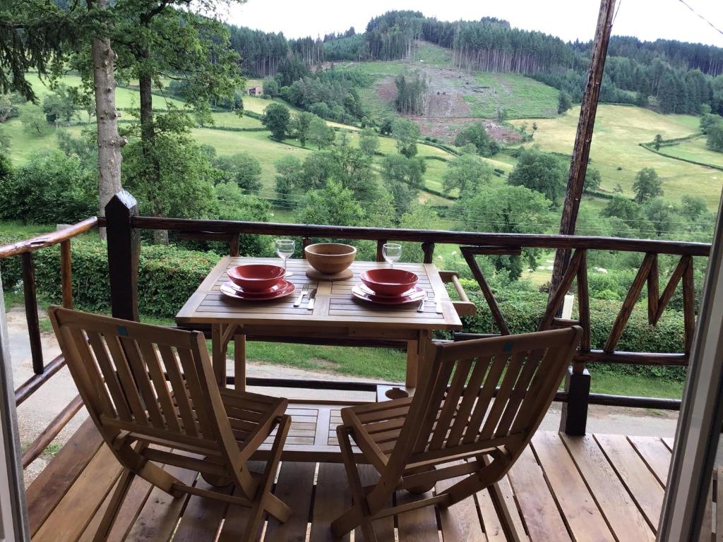 La Mazille , cossy vakantiestudio met zwembad in zuid-Bourgogne photo 1