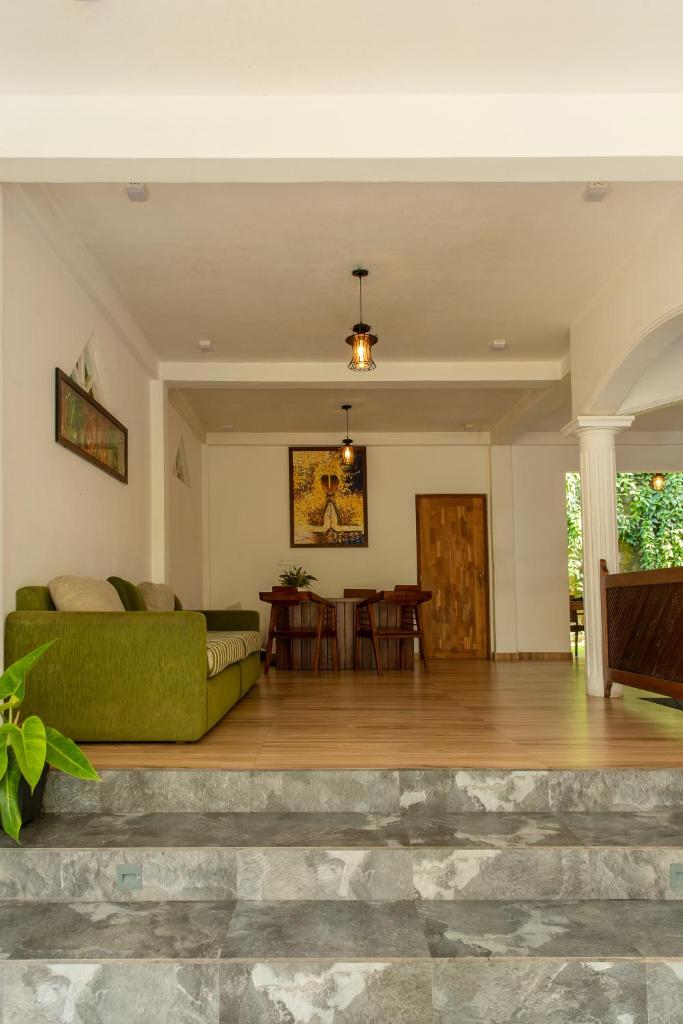 Deltora Villa - free drop off to Galle Fort by TukTuk photo 2