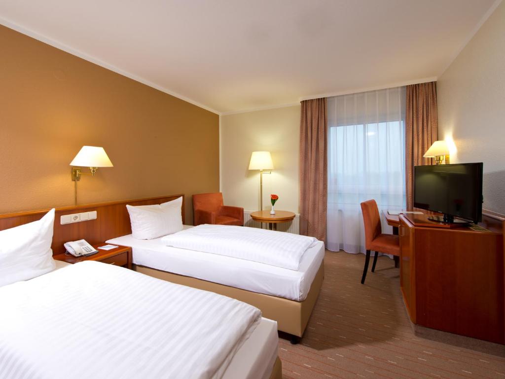 ACHAT Hotel Schwarzheide Lausitz - Tap to explore photos