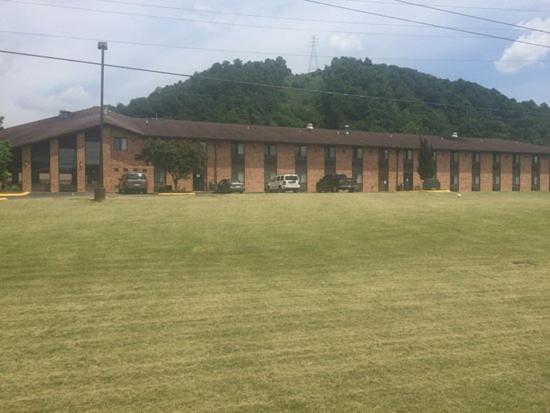 New Martinsville Inn image