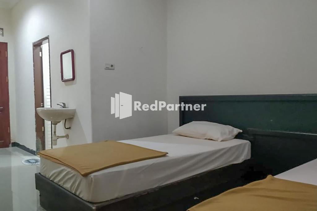 Palu City Guest House Mitra RedDoorz photo 1