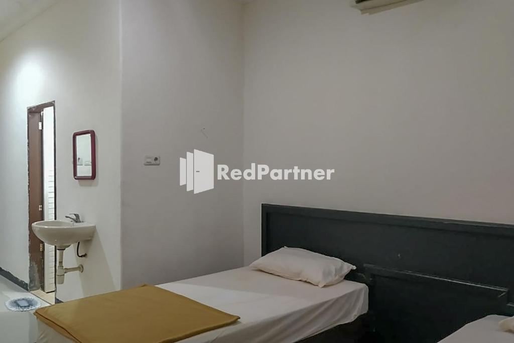 Palu City Guest House Mitra RedDoorz photo 2