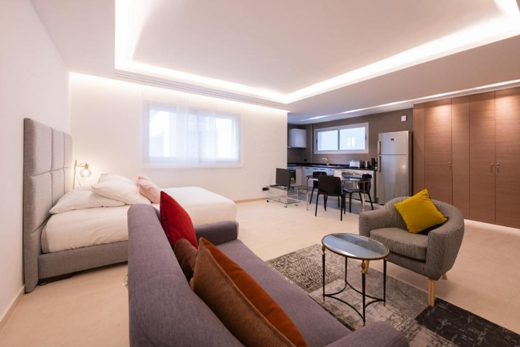 Luxury one bedroom apartment - Best location photo 3