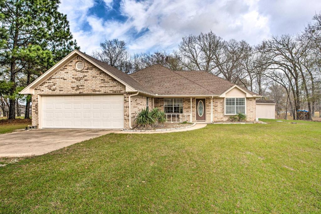 Family Alba Home with Boat Dock on Lake Fork! photo 1